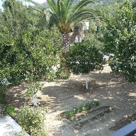 Spyros דירה Kalamákion